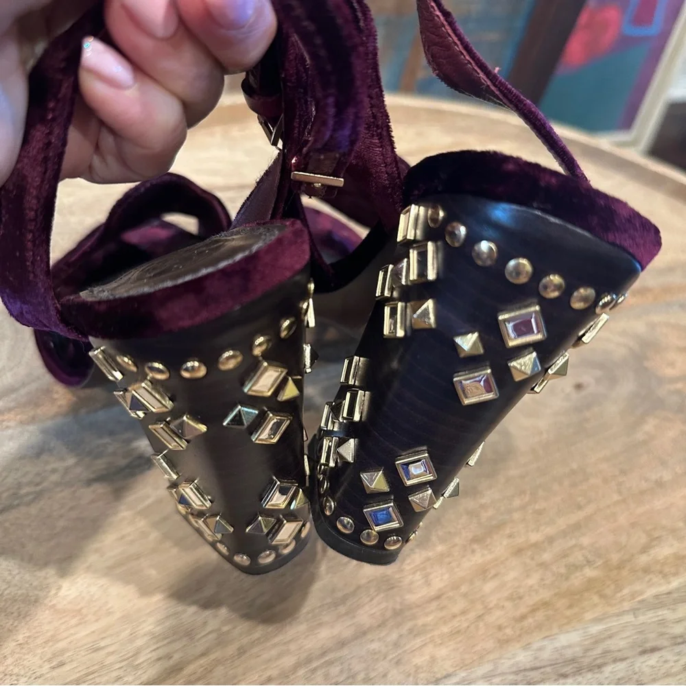 Tory Burch Rich Maroon Velvet Gold Studded Block Heels. Luxurious. U.S. 7.5 - Picture 14 of 16